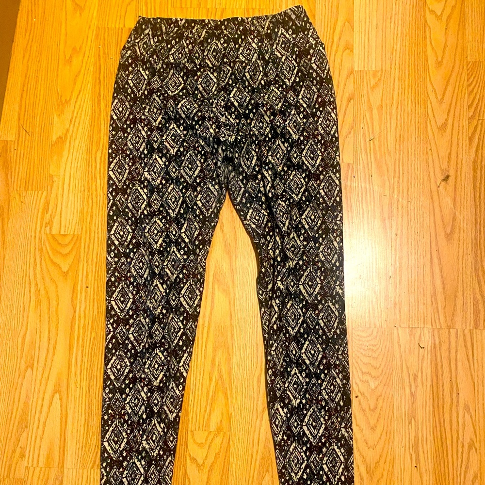 LuLaRue one size fits all leggings